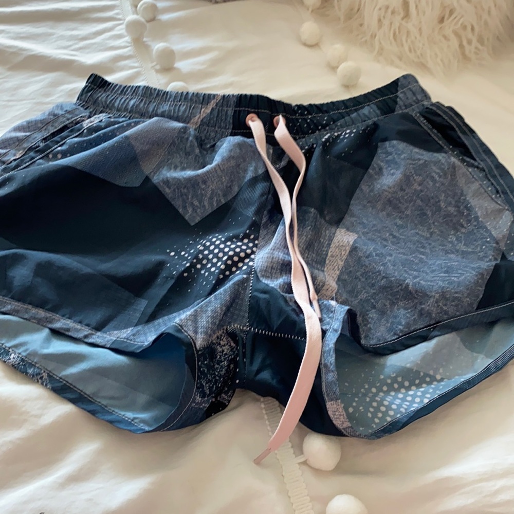 Like New Zyia Lined Shorts with Pockets Medium 🌷